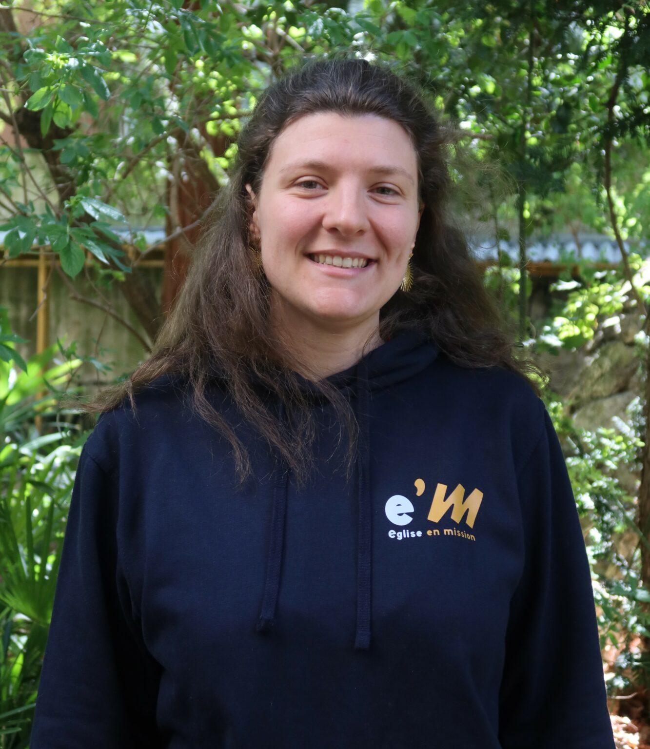 e'M église en mission équipe sweat sourire Anne-Loraine