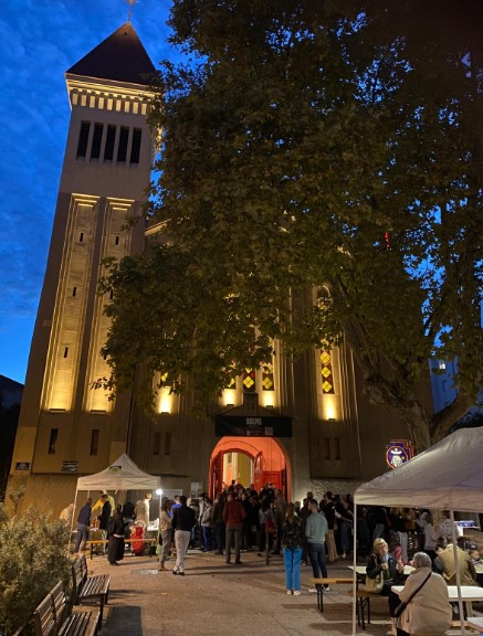pot parvis église mission convivialité